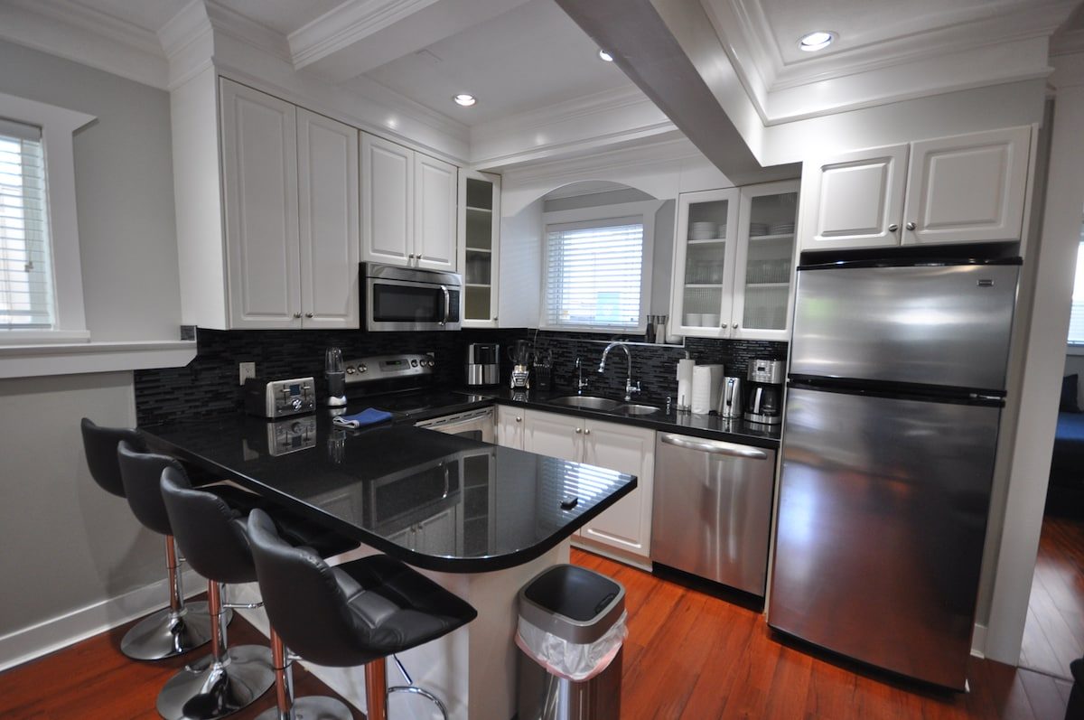 New Luxurious 3 Bedroom Kingsway Castle Suite photo 2