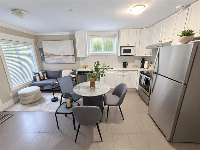 2127 E 46th Avenue, photo 2
