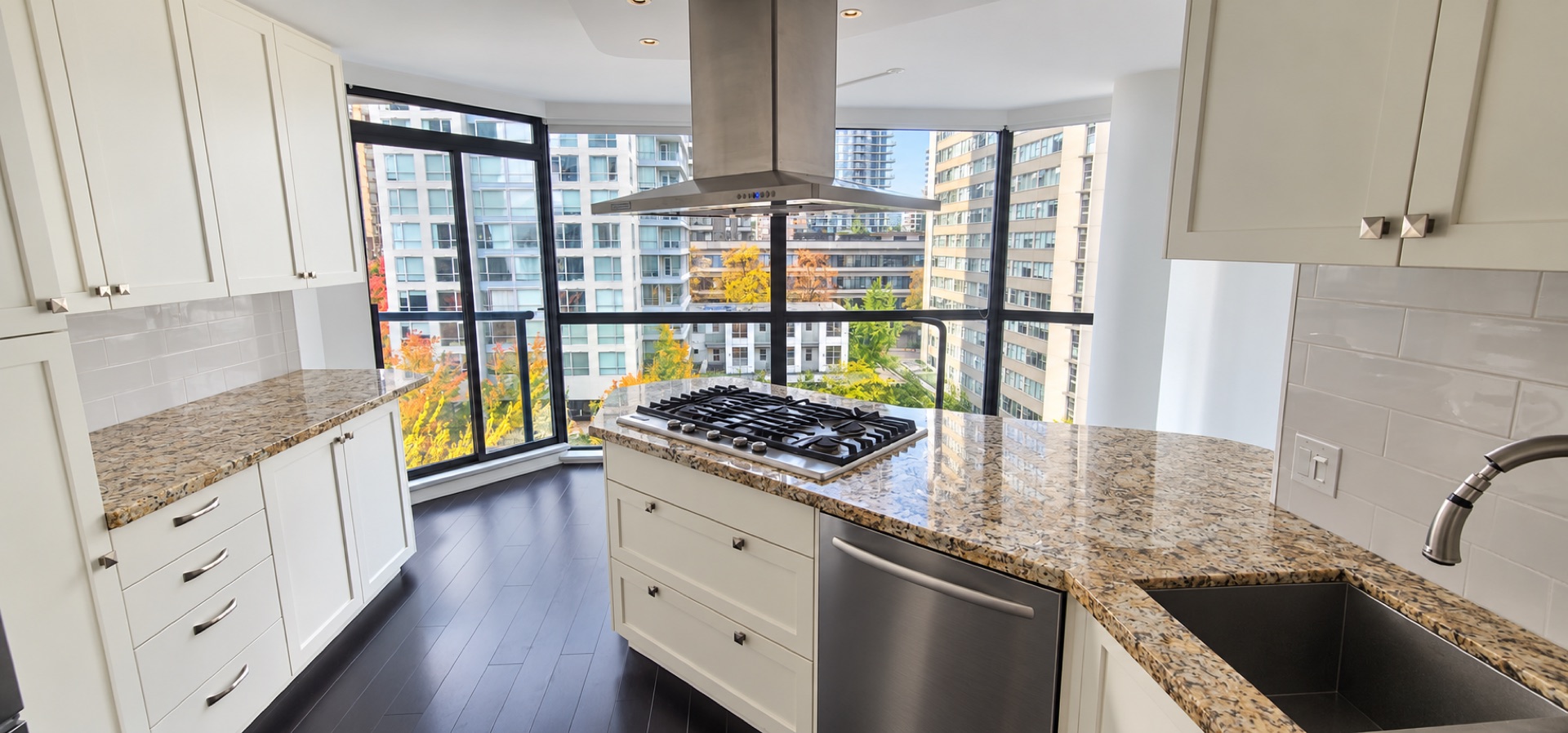 #501–1415 West Georgia Street — Furnished Two-Bedroom Residence, photo 13