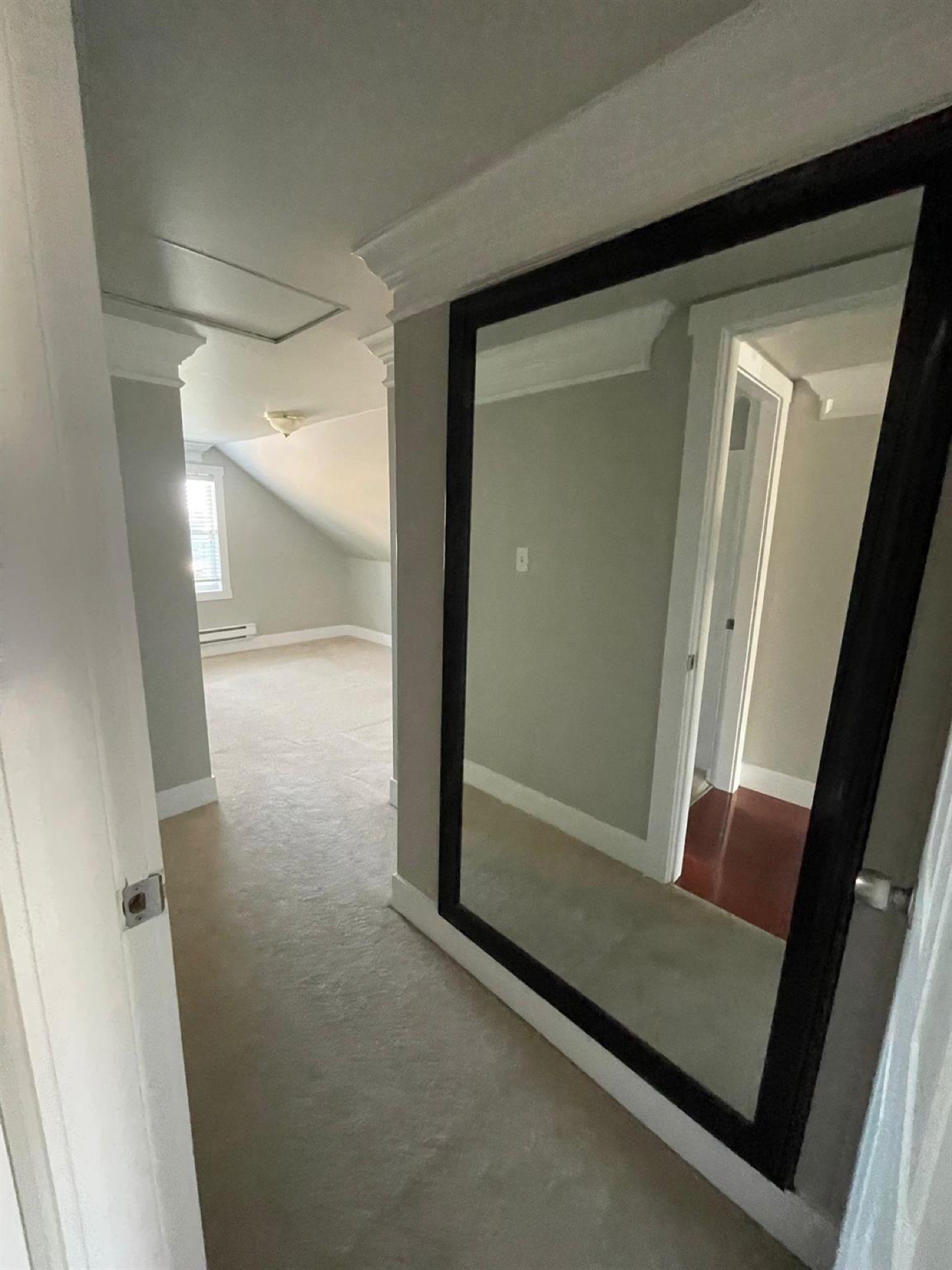 7505 Kingsway — Unfurnished Three-Bedroom Suite, photo 3