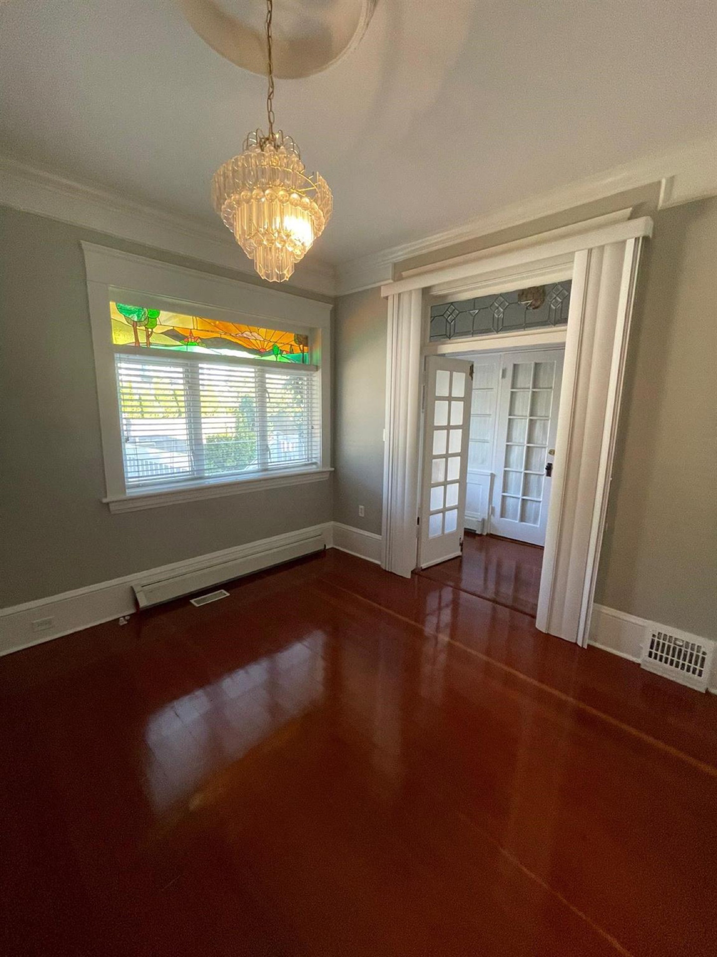 7505 Kingsway — Unfurnished Three-Bedroom Suite, photo 8