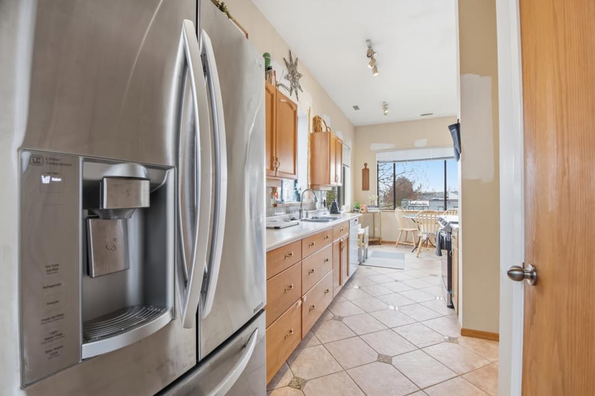 1496 Rupert Street — Furnished Penthouse Residence, photo 3